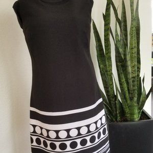 Retro Black and White Sleeveless Sheath Dress